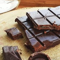 Chocolate en tableta sin azúcar y casero: así de fácil lo podés preparar sin gastar fortuna en uno