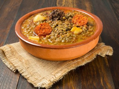 Más fácil de lo que creías: la receta más rica del verdadero guiso de lentejas casero