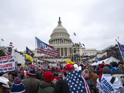 Arrestan a un hombre que participó en el asalto al Capitolio cerca de la casa de Obama