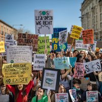 Miles de estudiantes dejan las aulas en Madrid para protestar contra el calentamiento global (Video)