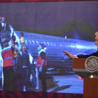 AMLO anuncia “puente aéreo” para sacar a los mexicanos de Israel