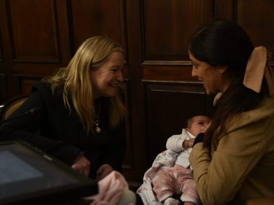 El tierno momento que se vivió durante la sesión del Senado de Mendoza
