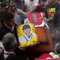 “Sacerdote de los pobres”: miles despiden al padre Marcelo Pérez en San Andrés Larráinzar