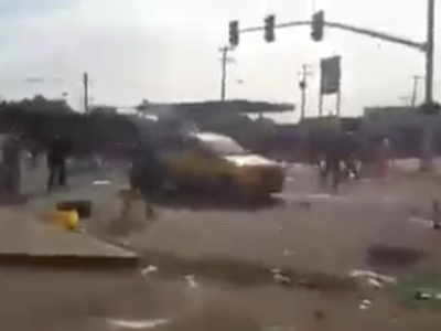 Desalojo en planta de Pemex: policías atropellados, periodistas y agentes heridos, 30 detenidos (Video)