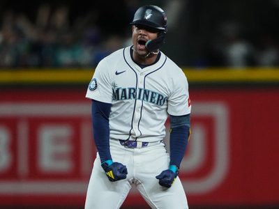Julio Rodríguez define el triunfo de Marineros 3-2 sobre Tigres con un doble para igualar la serie