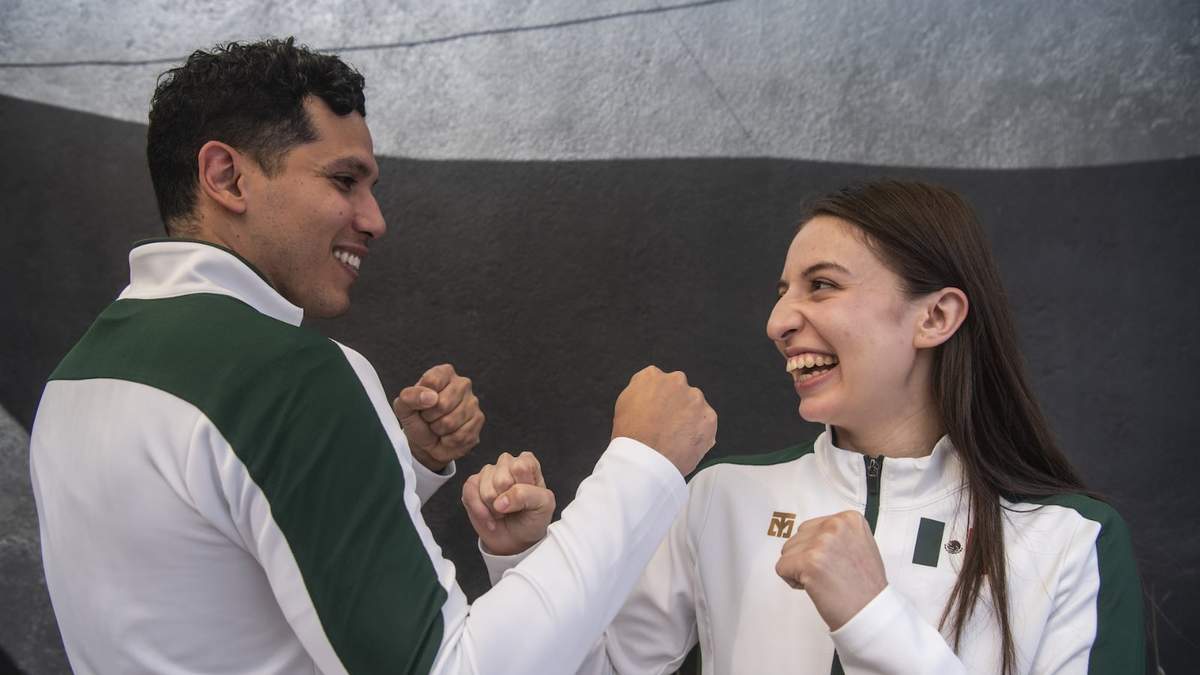 Daniela Souza con su entrenador Abel Mendoza