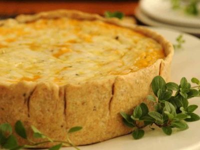 Tarta soufflé de cebolla y queso: con pocos ingredientes hacés una bomba de sabor
