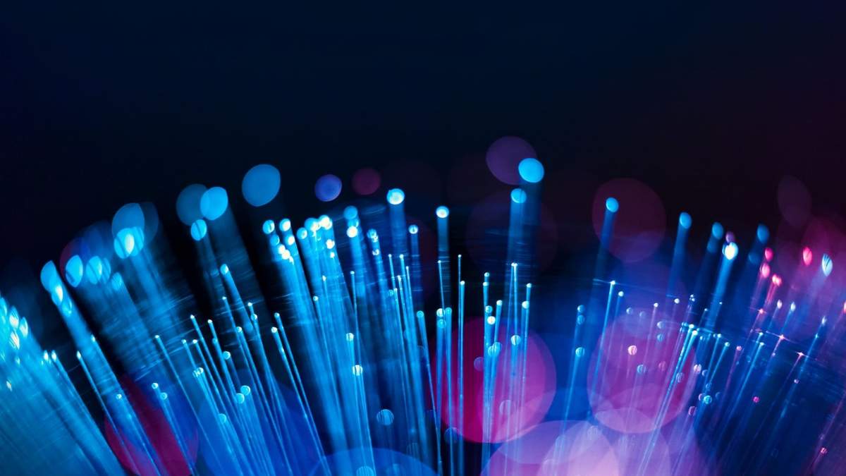 Fibra óptica. Fuente: (Twitter)