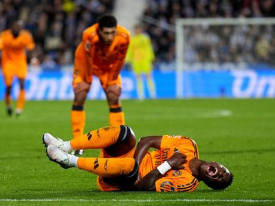 Uno más a la lista: Vinicius se lesionó y es baja para el próximo partido del Real Madrid en Champions