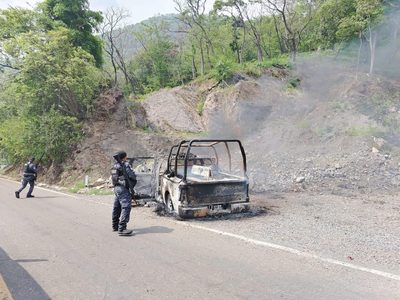 Cinco policías son emboscados y calcinados en una patrulla en Chiapas