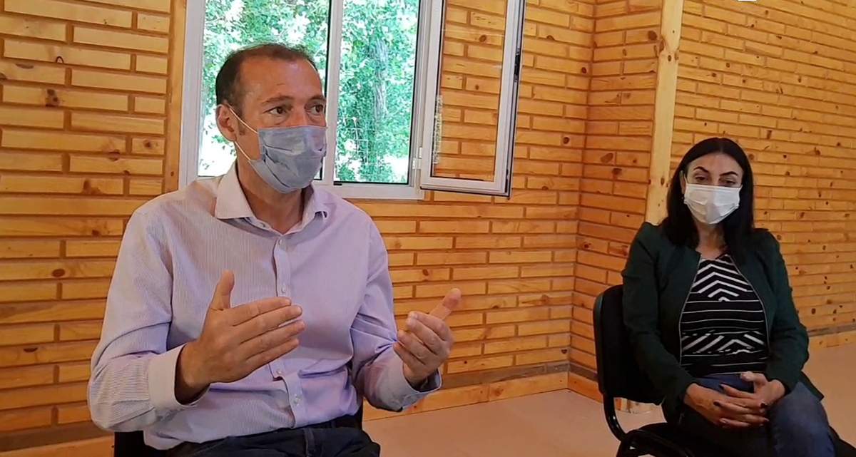 Omar Gutiérrez junto a Andrea Peve. Fuente: (Neuquén Informa)