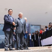El huachicol se va a acabar 'desde el gobierno de la República”, promete AMLO en Guanajuato