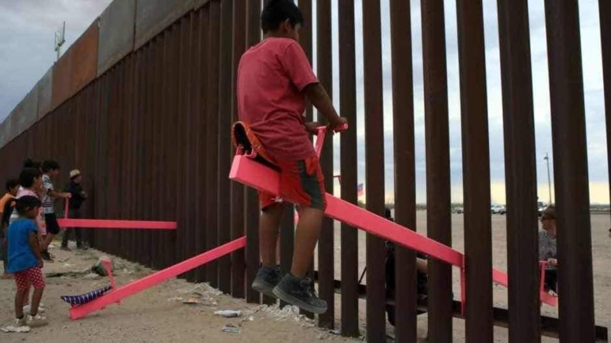 Juego del sube y baja en la frontera