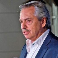 El presidente anunció que "se van a mantener" los precios actuales de los combustibles