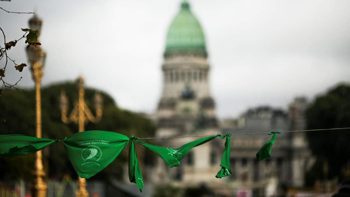 El Congreso de la Nación Argentina y el pañuelo verde, distintivo de la campaña por la IVE. Fuente: (Twitter)