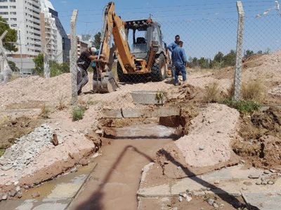Neuquén Capital: por la rotura de un caño, el centro estará sin agua toda la tarde