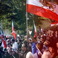 El gobierno iraní reprimió una manifestación masiva frente a la tumba de Mahsa Amini