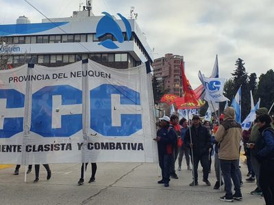 El frente piquetero le pide al Gobierno “mejorar los planes sociales” en Neuquén