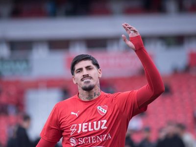 Se encienden las alarmas en Independiente: otro club de Europa está interesado en Kevin Lomónaco