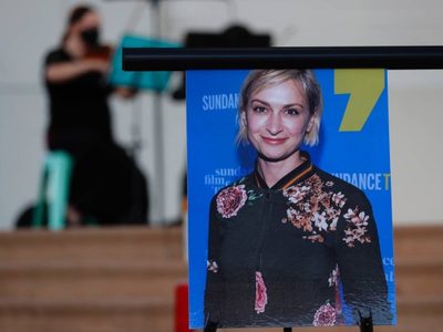 Caso Alec Baldwin: asistente admite que no revisó el arma que mató a Halyna Hutchins