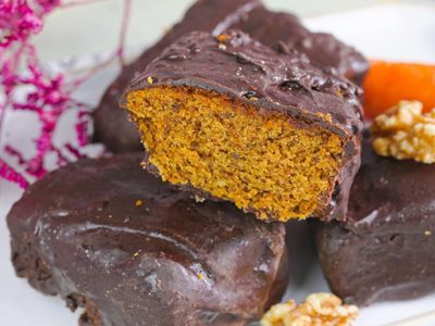 Bizcocho de chocolate y zanahoria: re esponjoso y perfecto para acompañar tus próximos mates en el desayuno