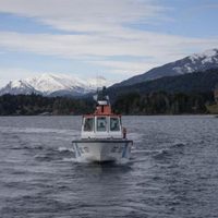 Impactante rescate en Villa La Angostura: se encontraban a la deriva en el lago
