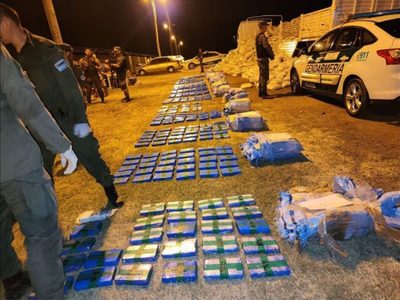 Gendarmería secuestró un cargamento con 420 kilos de cocaína en Rosario