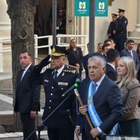 Las contradicciones de un gobernador fuera de foco
