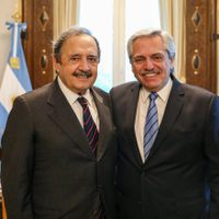 Alfonsín acusó a la oposición de operar para "debilitar" al gobierno