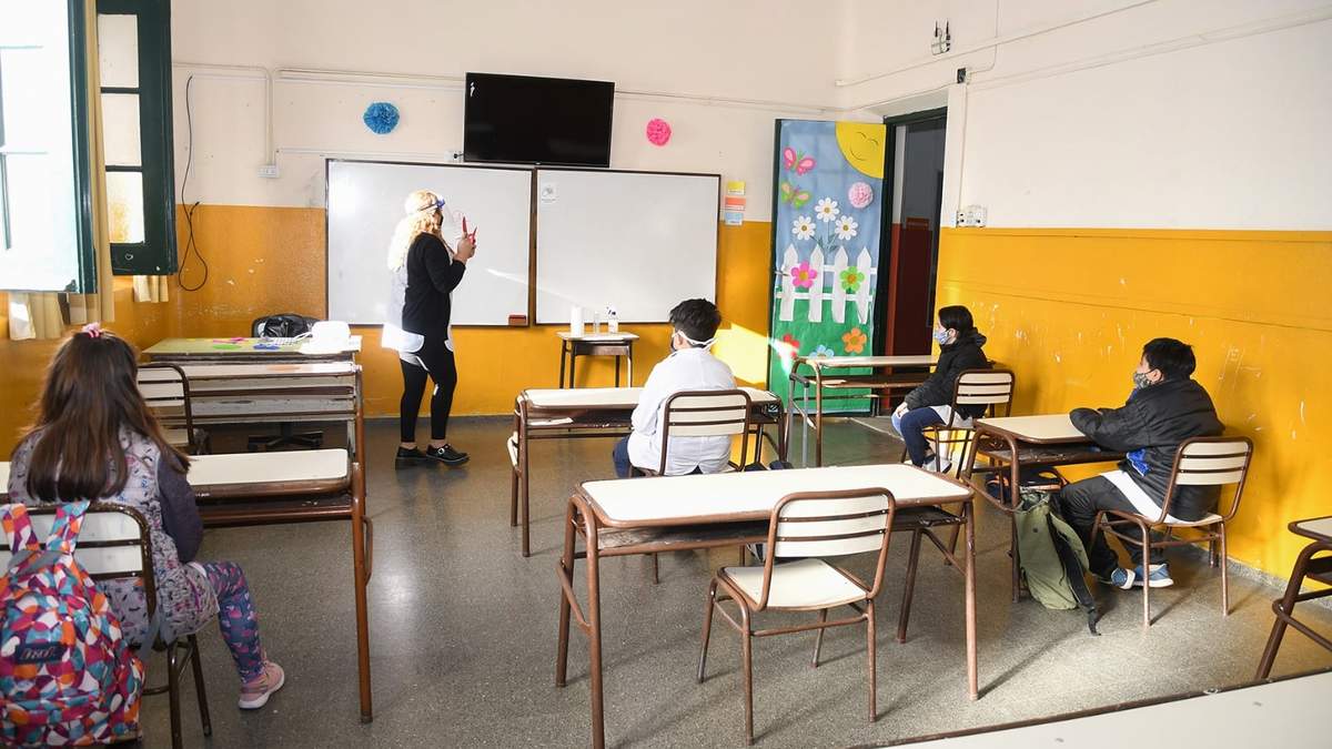 Vuelta a clases. Fuente: (Twitter)