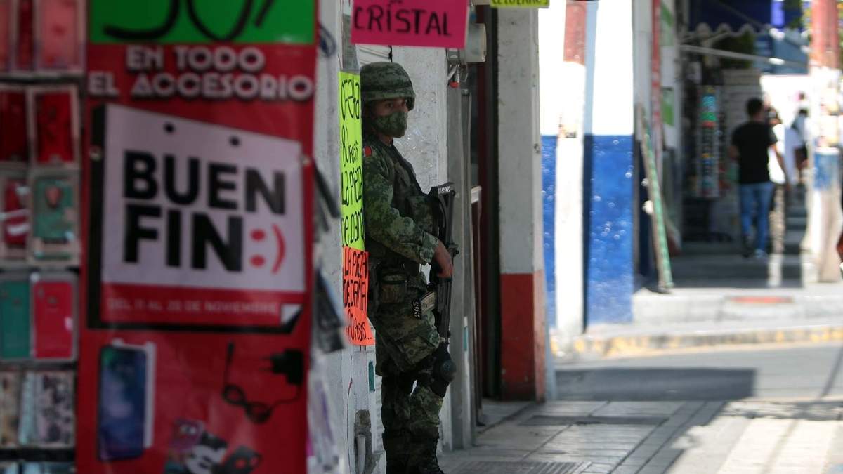 Un elemento de la Guardia Nacional