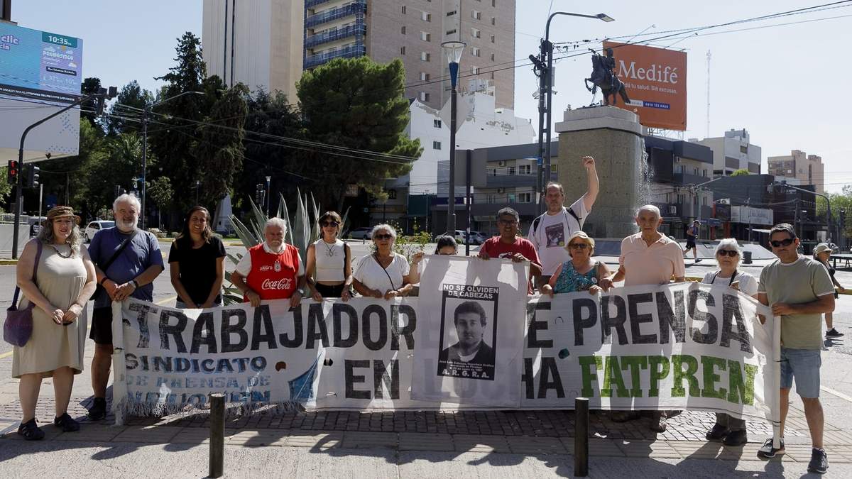 El acto en Neuquén se realizó en la plazoleta José Luis Cabezas. Fuente: (Emiliano Ortiz)