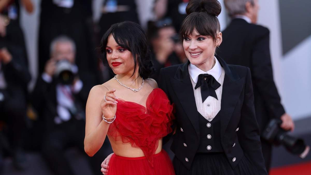 Jenna Ortega y Winona Ryder en Venecia