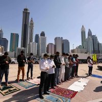 Por qué Emiratos Árabes Unidos tuvo hoy el primer viernes laboral de su historia