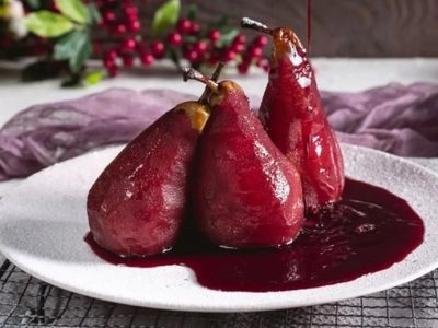 Peras al vino tinto: con 3 ingredientes, una receta sencilla y fácil para un postre gourmet