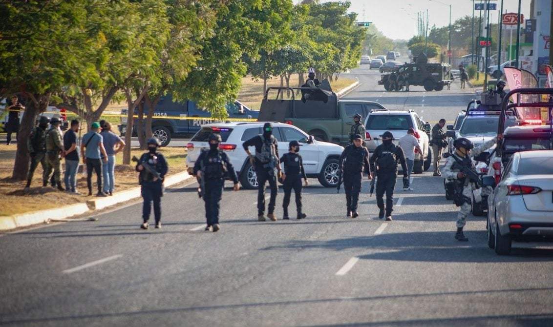 Elementos en calles de Sinaloa