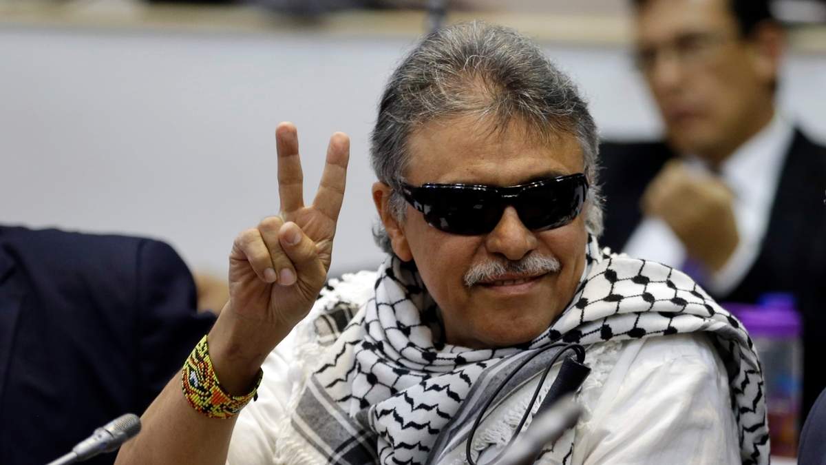 Jesús Santrich en el Congreso de Colombia, en 2019, tras firmar los acuerdos de paz entre las FARC y el gobierno