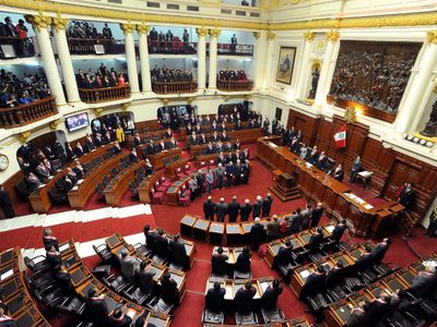 Perú quitará la inmunidad al presidente y sus parlamentarios