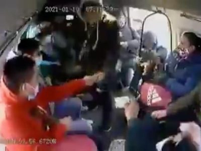 En 40 segundos, asaltantes roban a pasajeros de una combi en la México-Texcoco