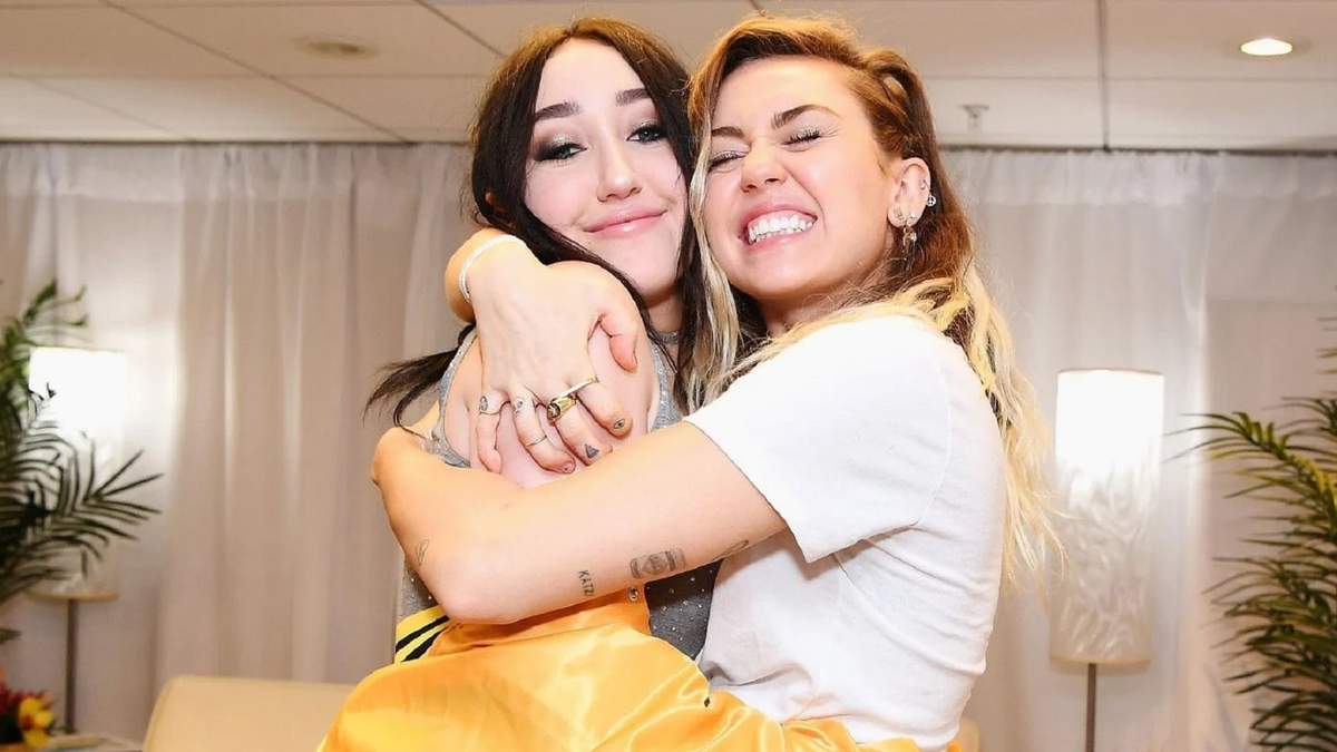 Noah y Miley Cyrus. Fuente: (Instagram)
