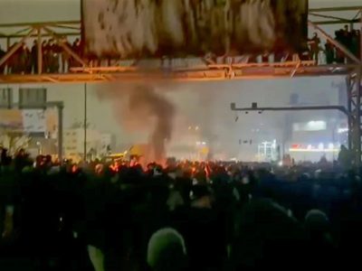 Trump dice que Irán quiere negociar mientras el número de muertos en las protestas aumenta a 599