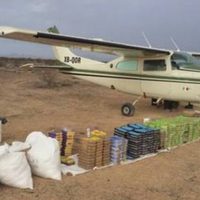 Obligan a aterrizar una avioneta con 120 kg de cocaína en Chiapas