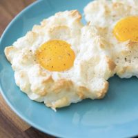 Huevos Nube, la más fácil y atractiva receta para el desayuno