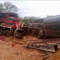 Tren con ácido sulfúrico descarrila en Sonora; hay tres heridos de gravedad