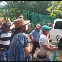 Chiapas: maestros irrumpen en evento del gobernador para plantear sus demandas