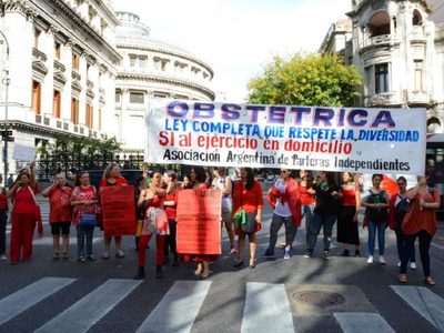 Parto domiciliario: "La denuncia despierta una gran necesidad de aleccionar y adoctrinar"