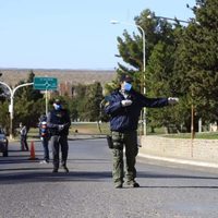 Procedimientos de Policía Federal en Zapala por incumplimiento de la cuarentena