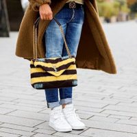 Revisá tu placard y rescatá esas zapatillas blancas que son el must have de la temporada: mirá cómo usarlas
