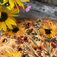 Una panadera elabora focaccias inspiradas en Van Gogh