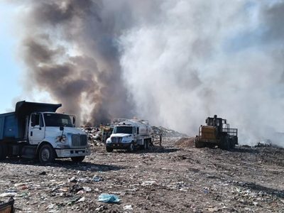 Desalojan a familias por incendio en el basurero de Culiacán (Video)